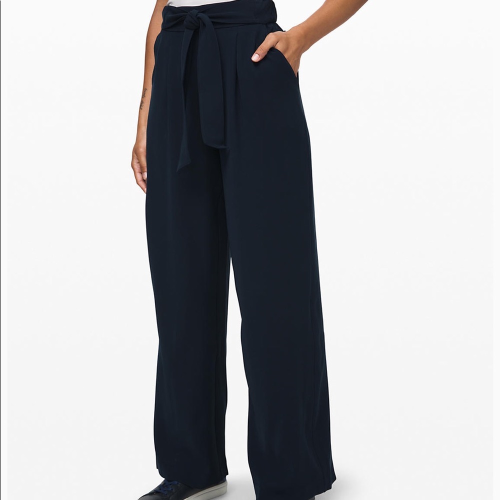Lululemon Noir Pant